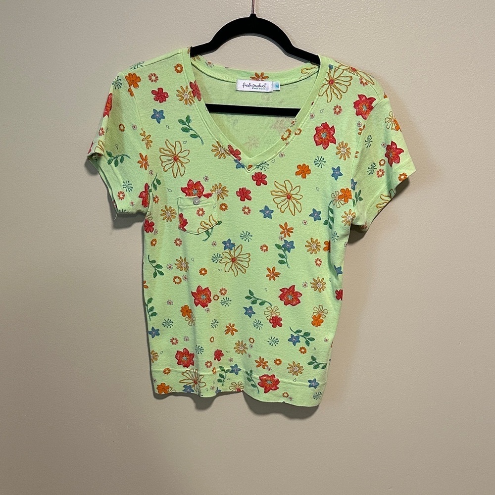 Fresh produce Floral T-shirt Size Medium